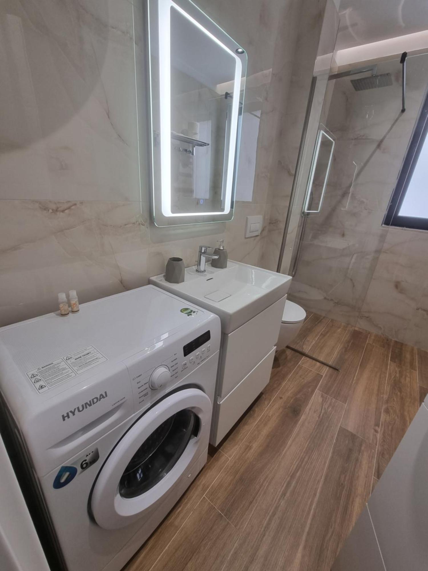 Remar Apartments Vlorë Eksteriør billede